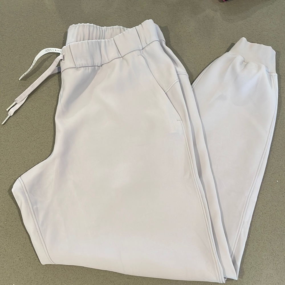 Lululemon On The Fly Woven 7/8 Joggers